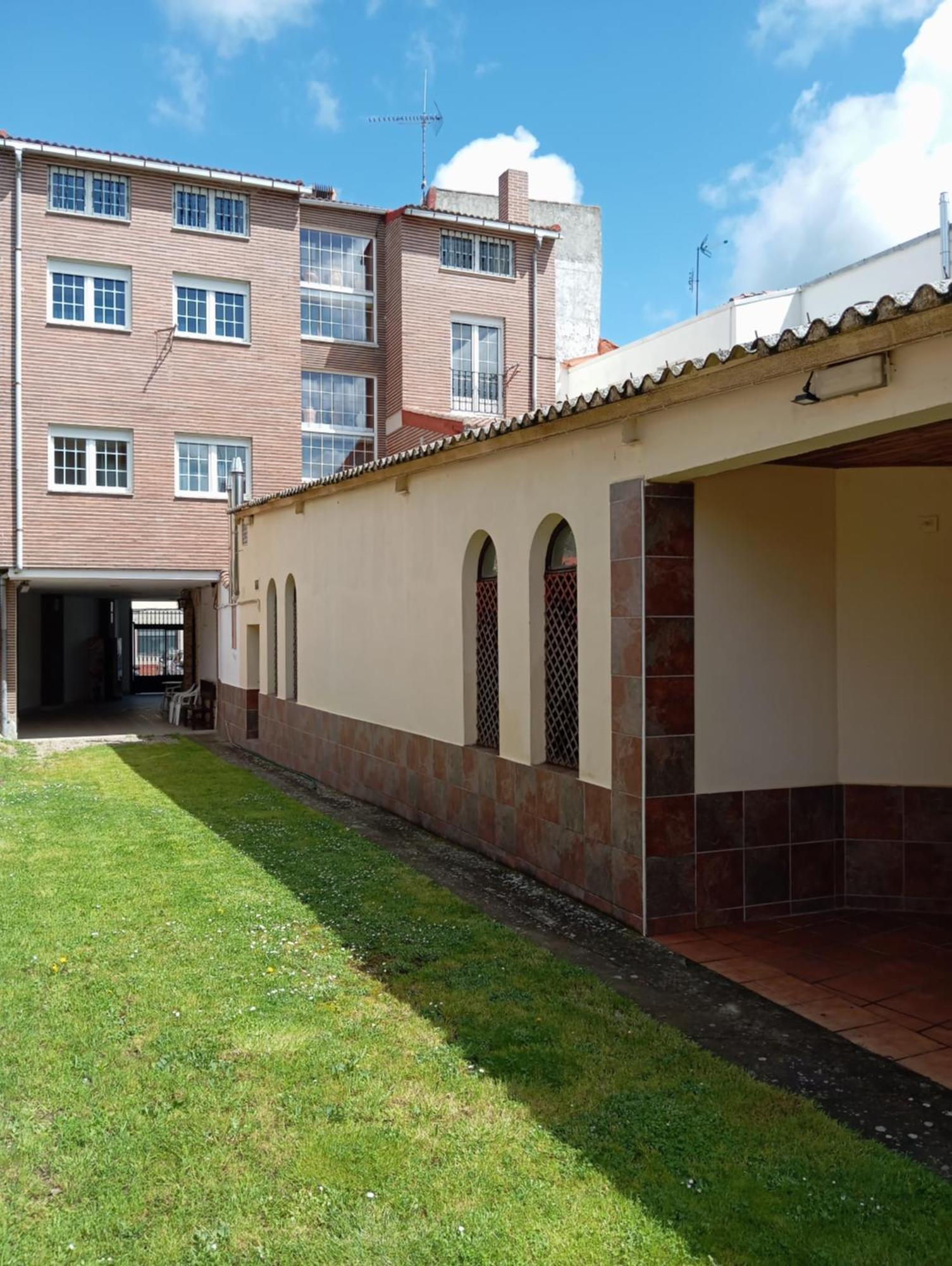 Hostal Santiago Carrion De Los Condes Bagian luar foto