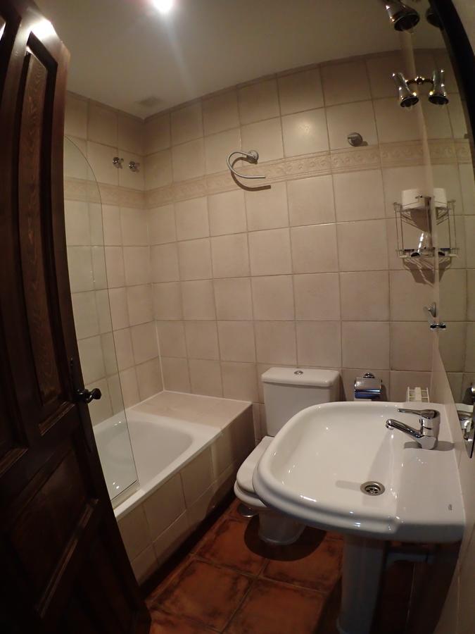 Hostal Santiago Carrion De Los Condes Bagian luar foto